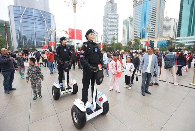 致敬！国庆假期，他们坚守在岗